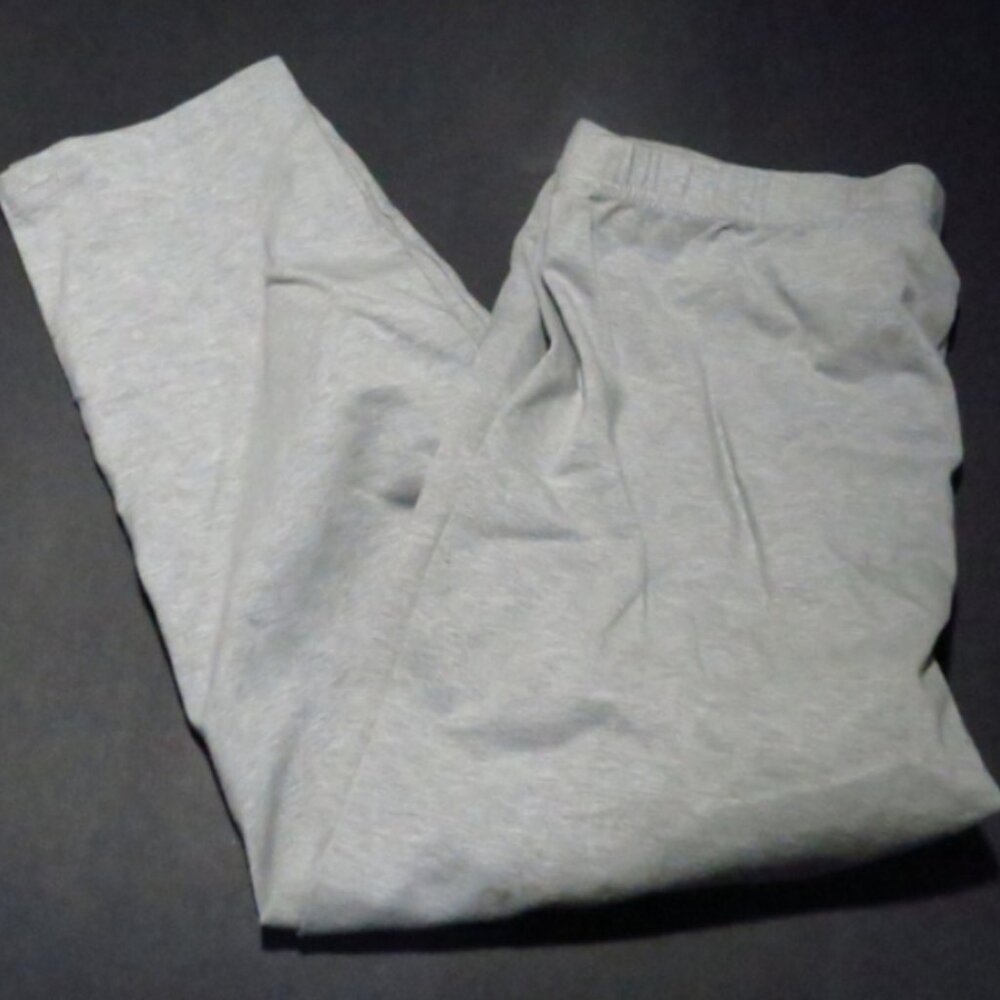 NEW Heather Gray Capri Leggings